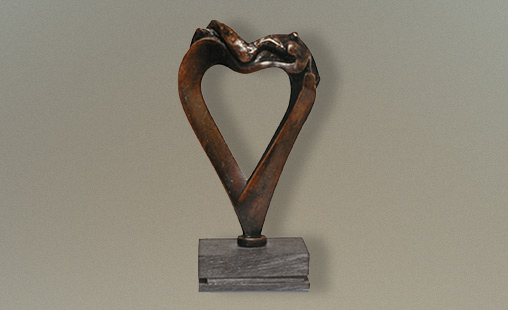 ENAMORADA - Altura 11cm - Técnica Peltre con baño de cobre.