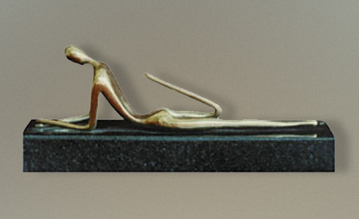 RELAX II - Medidas 4 x 4,5 x 3 cm - Técnica Peltre con baño de oro.