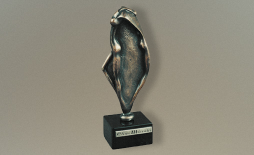 CREACION - Altura 11,5 cm - Técnica Peltre con baño de cobre viejo.