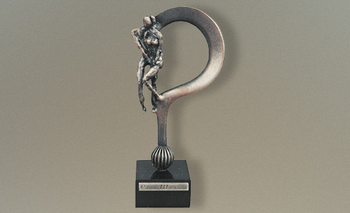 CUESTION DE AMOR - Altura 12 cm - Técnica Peltre con baño de cobre viejo.