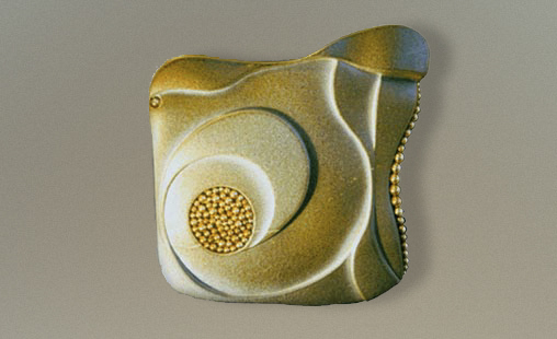 AZUL Y BRILLANTE - 1994 - Medidas 40 x 40 cm - Técnica Cerámica.