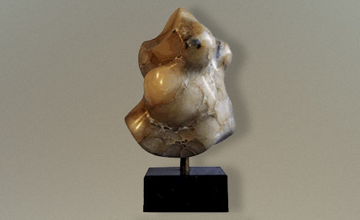 PEQUEÑO TORSO - 1996 - Medidas 30 x 20 x 20cm - Técnica Piedra (talla directa).