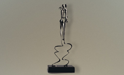 AMOR ETÉREO - 1997 - Medidas 60 x 25 x 15 cm - Técnica Bronce (fundido a la tierra).