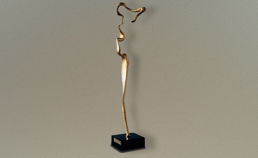 SILUETITA - Altura 24 cm - Técnica Peltre con baño de oro.